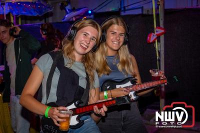 Volle bak tijdens de zaterdag editie van Festival BigPop met onder meer een optreden van Bökkers in de hoofd tent en Boogie Kearls in café 't Kleine Biggetje. - © NWVFoto.nl