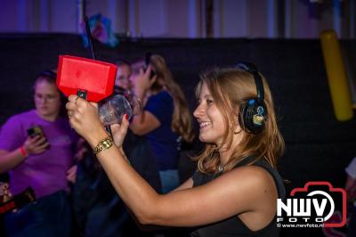 Volle bak tijdens de zaterdag editie van Festival BigPop met onder meer een optreden van Bökkers in de hoofd tent en Boogie Kearls in café 't Kleine Biggetje. - © NWVFoto.nl