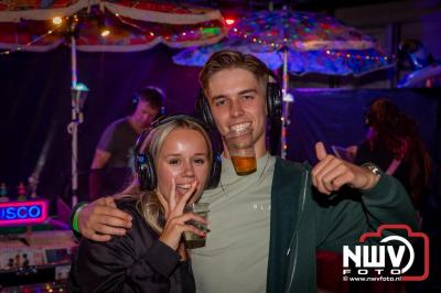 Volle bak tijdens de zaterdag editie van Festival BigPop met onder meer een optreden van Bökkers in de hoofd tent en Boogie Kearls in café 't Kleine Biggetje. - © NWVFoto.nl