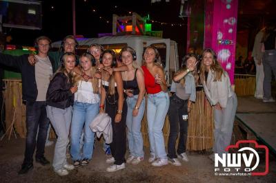 Volle bak tijdens de zaterdag editie van Festival BigPop met onder meer een optreden van Bökkers in de hoofd tent en Boogie Kearls in café 't Kleine Biggetje. - © NWVFoto.nl