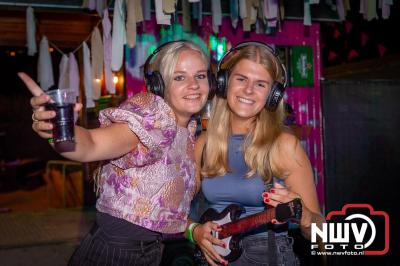 Volle bak tijdens de zaterdag editie van Festival BigPop met onder meer een optreden van Bökkers in de hoofd tent en Boogie Kearls in café 't Kleine Biggetje. - © NWVFoto.nl