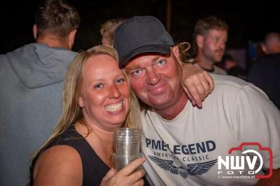 Volle bak tijdens de zaterdag editie van Festival BigPop met onder meer een optreden van Bökkers in de hoofd tent en Boogie Kearls in café 't Kleine Biggetje. - © NWVFoto.nl
