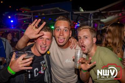 Volle bak tijdens de zaterdag editie van Festival BigPop met onder meer een optreden van Bökkers in de hoofd tent en Boogie Kearls in café 't Kleine Biggetje. - © NWVFoto.nl