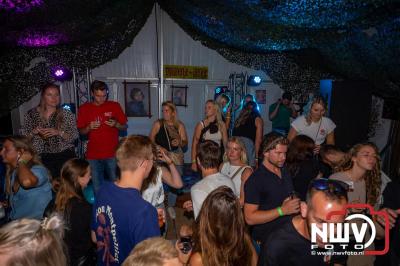 Volle bak tijdens de zaterdag editie van Festival BigPop met onder meer een optreden van Bökkers in de hoofd tent en Boogie Kearls in café 't Kleine Biggetje. - © NWVFoto.nl