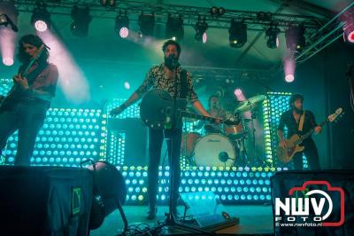 Volle bak tijdens de zaterdag editie van Festival BigPop met onder meer een optreden van Bökkers in de hoofd tent en Boogie Kearls in café 't Kleine Biggetje. - © NWVFoto.nl