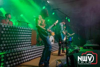 Volle bak tijdens de zaterdag editie van Festival BigPop met onder meer een optreden van Bökkers in de hoofd tent en Boogie Kearls in café 't Kleine Biggetje. - © NWVFoto.nl