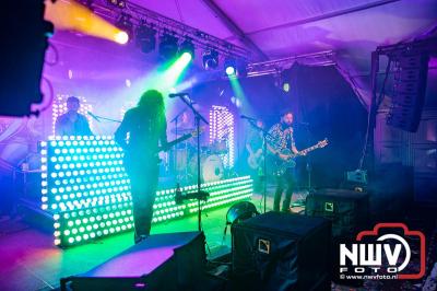 Volle bak tijdens de zaterdag editie van Festival BigPop met onder meer een optreden van Bökkers in de hoofd tent en Boogie Kearls in café 't Kleine Biggetje. - © NWVFoto.nl