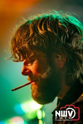 Volle bak tijdens de zaterdag editie van Festival BigPop met onder meer een optreden van Bökkers in de hoofd tent en Boogie Kearls in café 't Kleine Biggetje. - © NWVFoto.nl