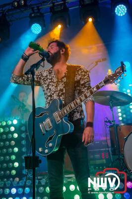 Volle bak tijdens de zaterdag editie van Festival BigPop met onder meer een optreden van Bökkers in de hoofd tent en Boogie Kearls in café 't Kleine Biggetje. - © NWVFoto.nl
