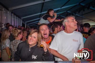 Volle bak tijdens de zaterdag editie van Festival BigPop met onder meer een optreden van Bökkers in de hoofd tent en Boogie Kearls in café 't Kleine Biggetje. - © NWVFoto.nl