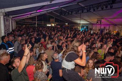 Volle bak tijdens de zaterdag editie van Festival BigPop met onder meer een optreden van Bökkers in de hoofd tent en Boogie Kearls in café 't Kleine Biggetje. - © NWVFoto.nl
