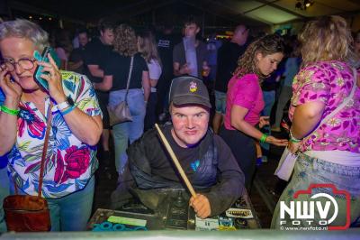 Volle bak tijdens de zaterdag editie van Festival BigPop met onder meer een optreden van Bökkers in de hoofd tent en Boogie Kearls in café 't Kleine Biggetje. - © NWVFoto.nl