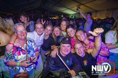 Volle bak tijdens de zaterdag editie van Festival BigPop met onder meer een optreden van Bökkers in de hoofd tent en Boogie Kearls in café 't Kleine Biggetje. - © NWVFoto.nl