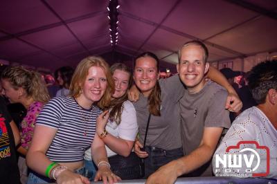 Volle bak tijdens de zaterdag editie van Festival BigPop met onder meer een optreden van Bökkers in de hoofd tent en Boogie Kearls in café 't Kleine Biggetje. - © NWVFoto.nl