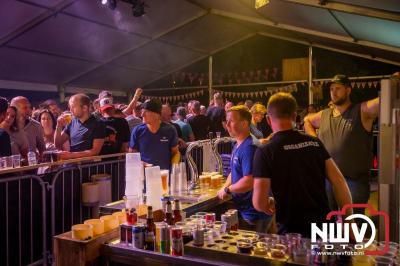 Volle bak tijdens de zaterdag editie van Festival BigPop met onder meer een optreden van Bökkers in de hoofd tent en Boogie Kearls in café 't Kleine Biggetje. - © NWVFoto.nl