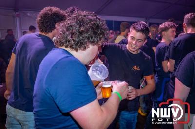 Volle bak tijdens de zaterdag editie van Festival BigPop met onder meer een optreden van Bökkers in de hoofd tent en Boogie Kearls in café 't Kleine Biggetje. - © NWVFoto.nl