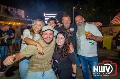 Volle bak tijdens de zaterdag editie van Festival BigPop met onder meer een optreden van Bökkers in de hoofd tent en Boogie Kearls in café 't Kleine Biggetje. - © NWVFoto.nl