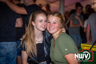 Volle bak tijdens de zaterdag editie van Festival BigPop met onder meer een optreden van Bökkers in de hoofd tent en Boogie Kearls in café 't Kleine Biggetje. - © NWVFoto.nl
