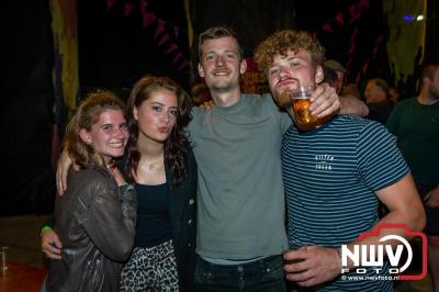 Volle bak tijdens de zaterdag editie van Festival BigPop met onder meer een optreden van Bökkers in de hoofd tent en Boogie Kearls in café 't Kleine Biggetje. - © NWVFoto.nl