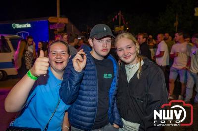 Volle bak tijdens de zaterdag editie van Festival BigPop met onder meer een optreden van Bökkers in de hoofd tent en Boogie Kearls in café 't Kleine Biggetje. - © NWVFoto.nl