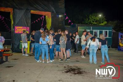 Volle bak tijdens de zaterdag editie van Festival BigPop met onder meer een optreden van Bökkers in de hoofd tent en Boogie Kearls in café 't Kleine Biggetje. - © NWVFoto.nl