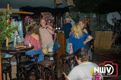 Volle bak tijdens de zaterdag editie van Festival BigPop met onder meer een optreden van Bökkers in de hoofd tent en Boogie Kearls in café 't Kleine Biggetje. - © NWVFoto.nl