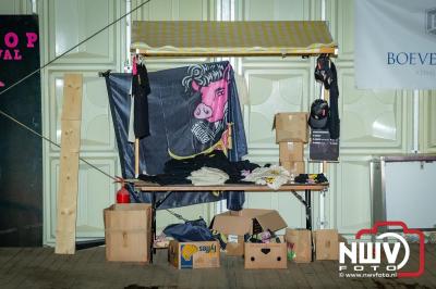 Volle bak tijdens de zaterdag editie van Festival BigPop met onder meer een optreden van Bökkers in de hoofd tent en Boogie Kearls in café 't Kleine Biggetje. - © NWVFoto.nl