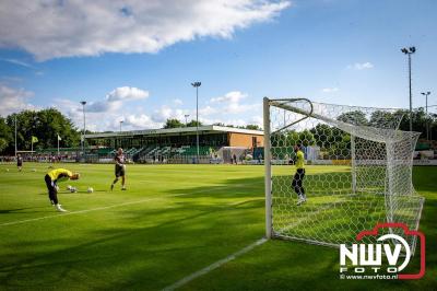 In Oldebroek op Sportpark van Owios speelde vrijdag PEC Zwolle zijn eerst oefenduel tegen het  Schotse Dundee United en wist deze met 2-1 te winnen. - © NWVFoto.nl