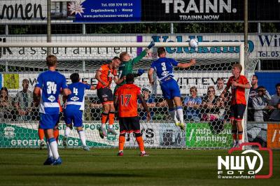 In Oldebroek op Sportpark van Owios speelde vrijdag PEC Zwolle zijn eerst oefenduel tegen het  Schotse Dundee United en wist deze met 2-1 te winnen. - © NWVFoto.nl