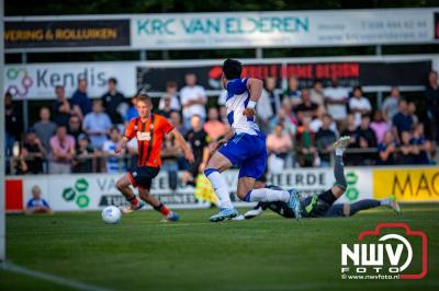 In Oldebroek op Sportpark van Owios speelde vrijdag PEC Zwolle zijn eerst oefenduel tegen het  Schotse Dundee United en wist deze met 2-1 te winnen. - © NWVFoto.nl