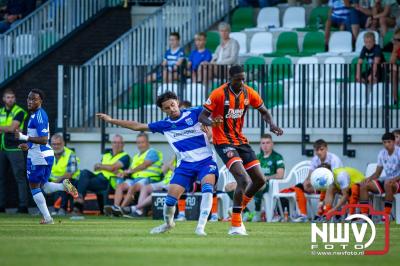 In Oldebroek op Sportpark van Owios speelde vrijdag PEC Zwolle zijn eerst oefenduel tegen het  Schotse Dundee United en wist deze met 2-1 te winnen. - © NWVFoto.nl