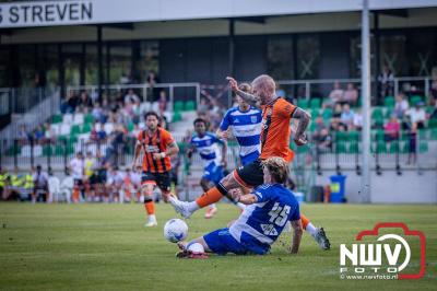 In Oldebroek op Sportpark van Owios speelde vrijdag PEC Zwolle zijn eerst oefenduel tegen het  Schotse Dundee United en wist deze met 2-1 te winnen. - © NWVFoto.nl