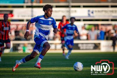 In Oldebroek op Sportpark van Owios speelde vrijdag PEC Zwolle zijn eerst oefenduel tegen het  Schotse Dundee United en wist deze met 2-1 te winnen. - © NWVFoto.nl