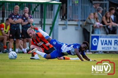 In Oldebroek op Sportpark van Owios speelde vrijdag PEC Zwolle zijn eerst oefenduel tegen het  Schotse Dundee United en wist deze met 2-1 te winnen. - © NWVFoto.nl