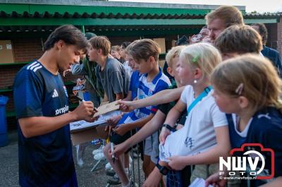 In Oldebroek op Sportpark van Owios speelde vrijdag PEC Zwolle zijn eerst oefenduel tegen het  Schotse Dundee United en wist deze met 2-1 te winnen. - © NWVFoto.nl