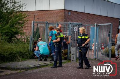 Kind Zit Vast met Hoofdje in Draaipoort Zwembad ’t Harde: Brandweer Komt in Actie. - © NWVFoto.nl
