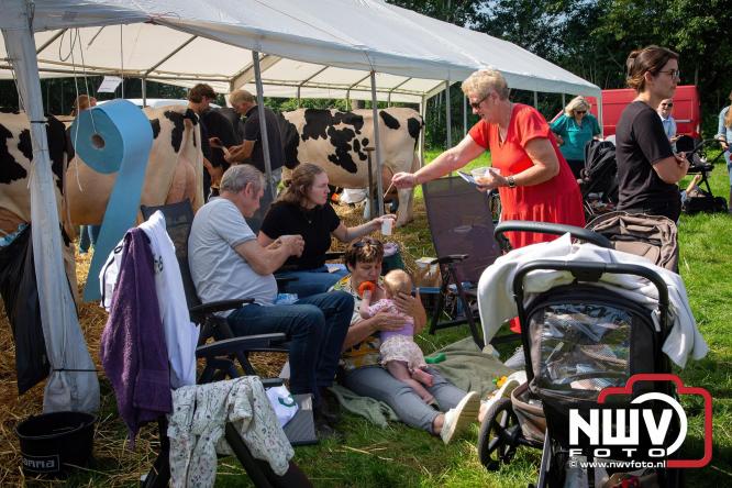 Oogstfeest en Fokveedag in Oldebroek: Een dag vol nostalgie en plattelandsplezier voor alle generaties. - © NWVFoto.nl
