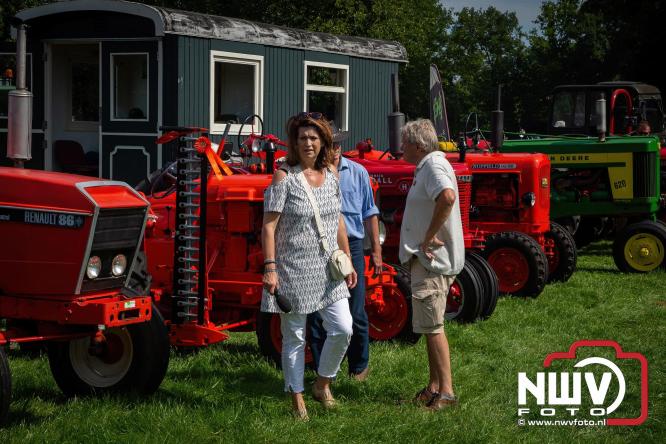 Oogstfeest en Fokveedag in Oldebroek: Een dag vol nostalgie en plattelandsplezier voor alle generaties. - © NWVFoto.nl