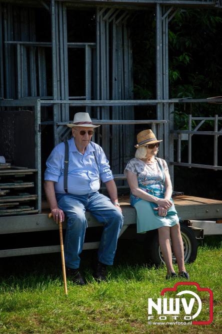 Oogstfeest en Fokveedag in Oldebroek: Een dag vol nostalgie en plattelandsplezier voor alle generaties. - © NWVFoto.nl