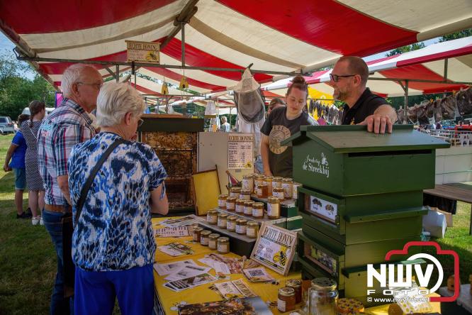Oogstfeest en Fokveedag in Oldebroek: Een dag vol nostalgie en plattelandsplezier voor alle generaties. - © NWVFoto.nl