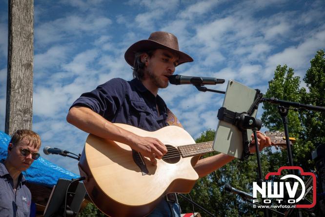 Oogstfeest en Fokveedag in Oldebroek: Een dag vol nostalgie en plattelandsplezier voor alle generaties. - © NWVFoto.nl