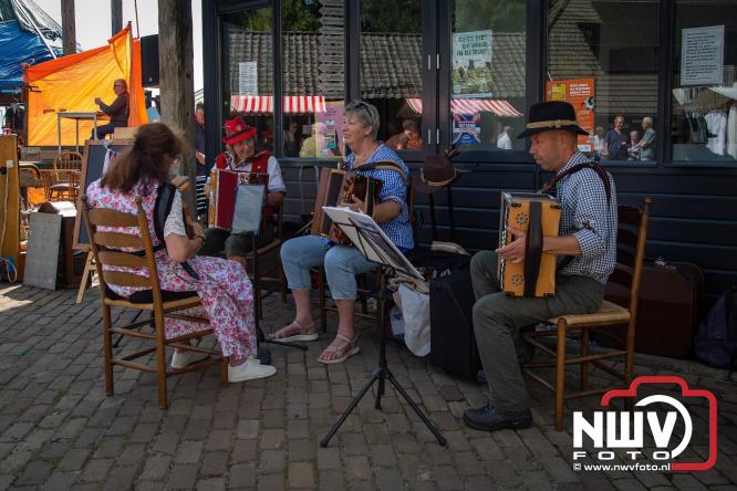 Oogstfeest en Fokveedag in Oldebroek: Een dag vol nostalgie en plattelandsplezier voor alle generaties. - © NWVFoto.nl
