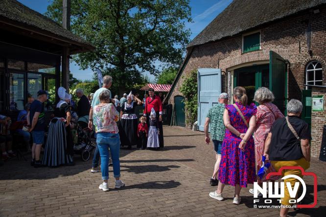 Oogstfeest en Fokveedag in Oldebroek: Een dag vol nostalgie en plattelandsplezier voor alle generaties. - © NWVFoto.nl