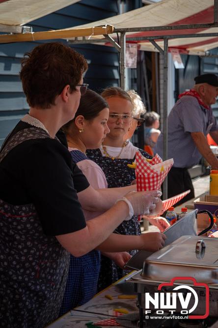 Oogstfeest en Fokveedag in Oldebroek: Een dag vol nostalgie en plattelandsplezier voor alle generaties. - © NWVFoto.nl