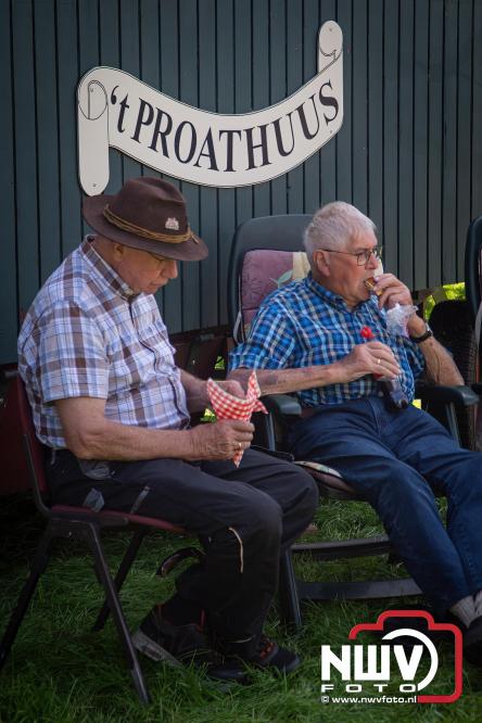 Oogstfeest en Fokveedag in Oldebroek: Een dag vol nostalgie en plattelandsplezier voor alle generaties. - © NWVFoto.nl
