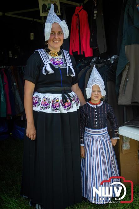 Oogstfeest en Fokveedag in Oldebroek: Een dag vol nostalgie en plattelandsplezier voor alle generaties. - © NWVFoto.nl