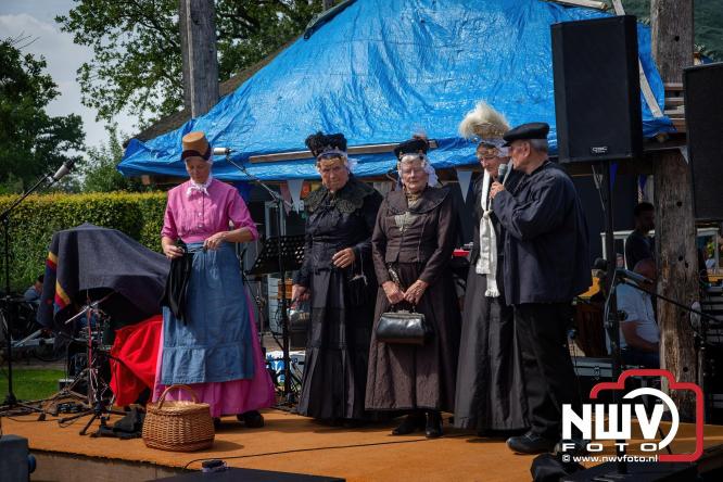 Oogstfeest en Fokveedag in Oldebroek: Een dag vol nostalgie en plattelandsplezier voor alle generaties. - © NWVFoto.nl