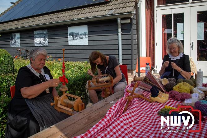 Oogstfeest en Fokveedag in Oldebroek: Een dag vol nostalgie en plattelandsplezier voor alle generaties. - © NWVFoto.nl