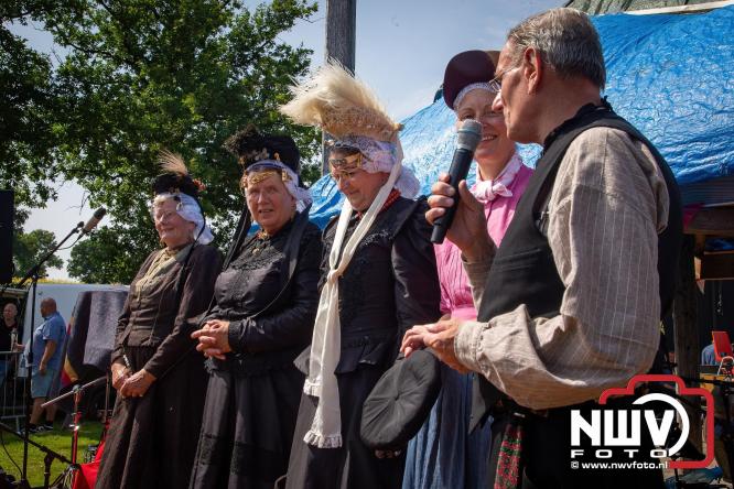 Oogstfeest en Fokveedag in Oldebroek: Een dag vol nostalgie en plattelandsplezier voor alle generaties. - © NWVFoto.nl