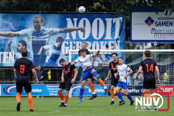 WHC haalt drie punten binnen na overwinning op SDV Barneveld door een schitterende goal van Sylvian Vierhuizen. - © NWVFoto.nl
